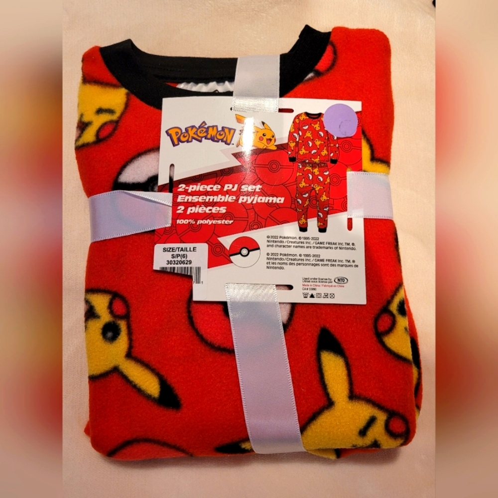 BNWT pokemon pajama set size S (6)